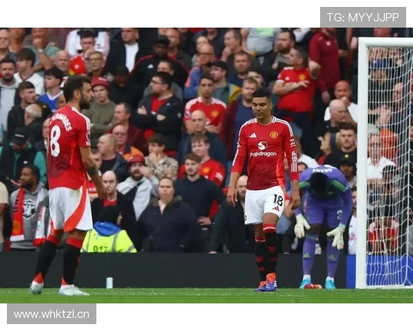 曼联更衣室矛盾再度曝光，内部问题对球队近期表现形成制约