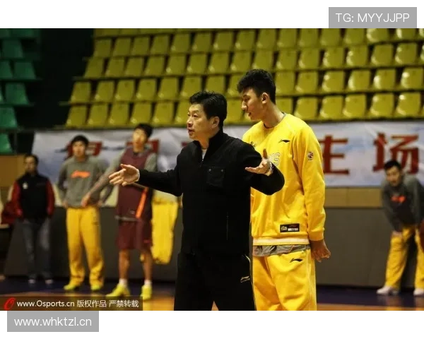 施洋上场像主角，回家像隔壁大哥，鞋包价钱看一眼就想删购物车