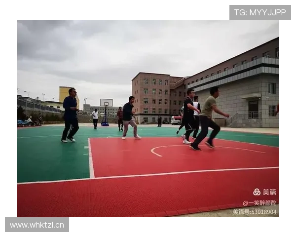 篮球比赛中球卡篮筐规则判罚标准与球权归属详细解读